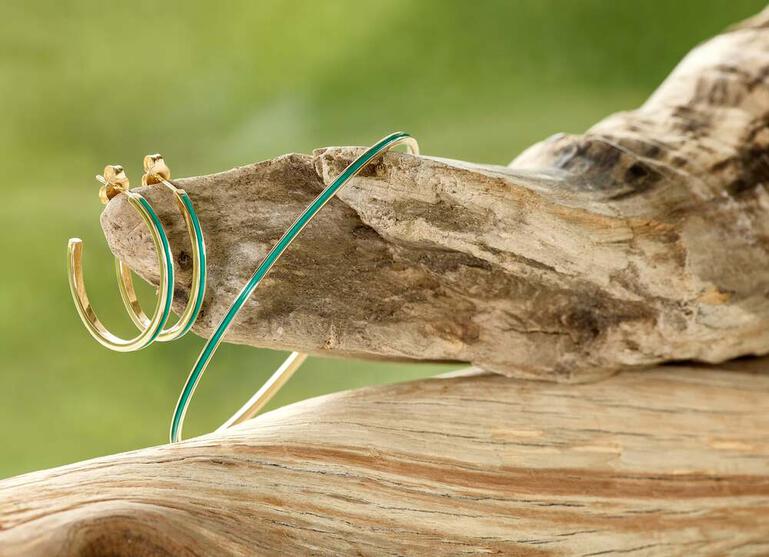 Green enamel hoops