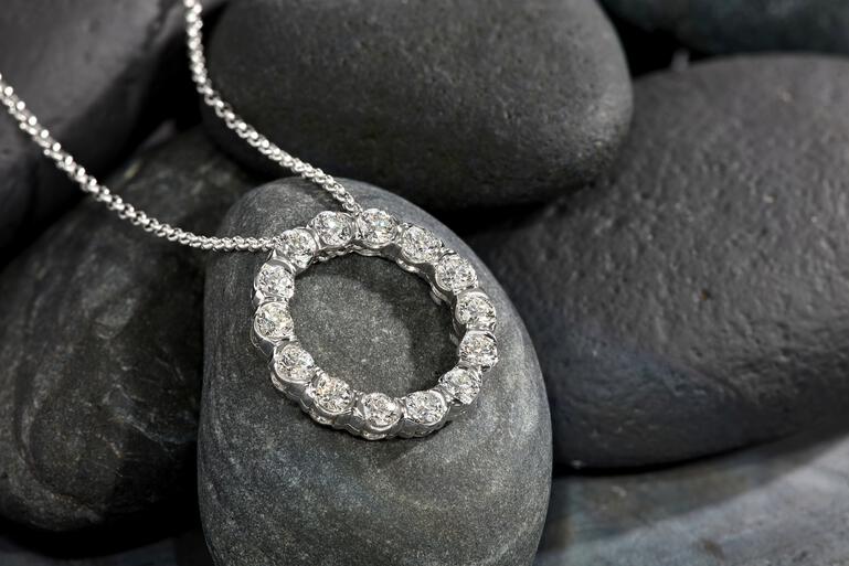 Diamond circle pendant necklace