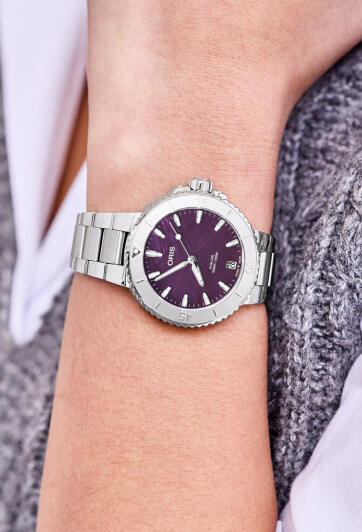 Oris x Ben Bridge Exclusive watch being worn on wrist