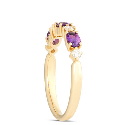 Oval Amethyst and Diamond Ring, 0.15 Carat Total Weight 14K Yellow Gold