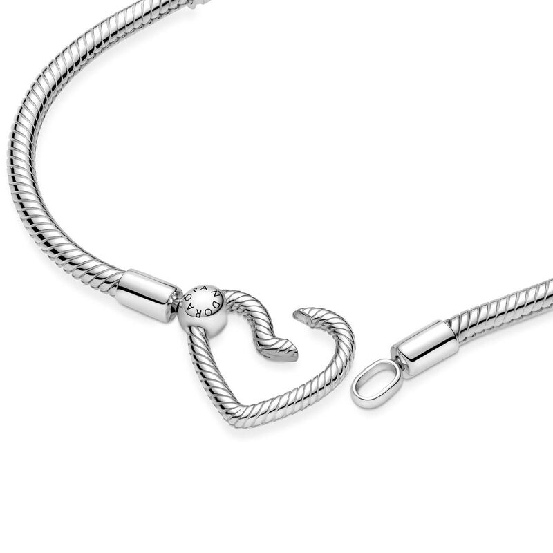 Pandora Moments Heart Closure Snake Chain Bracelet image number 3