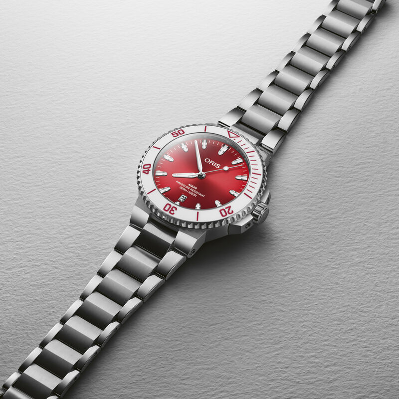 Oris Aquis Date Watch Red Dial, 41.50 mm image number 1