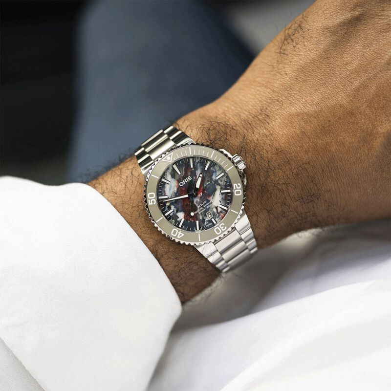 Oris Aquis Date Watch Multicolored Dial, 41.5mm image number 4