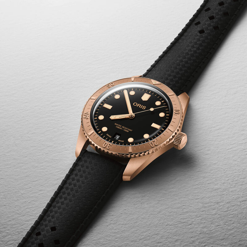 Oris Divers Sixty-Five Date Cotton Candy Sepia Watch Black Dial Black Rubber Strap, 38mm image number 3