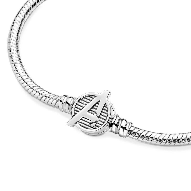 Pandora Moments Marvel The Avengers Logo Clasp Snake Chain Bracelet image number 4