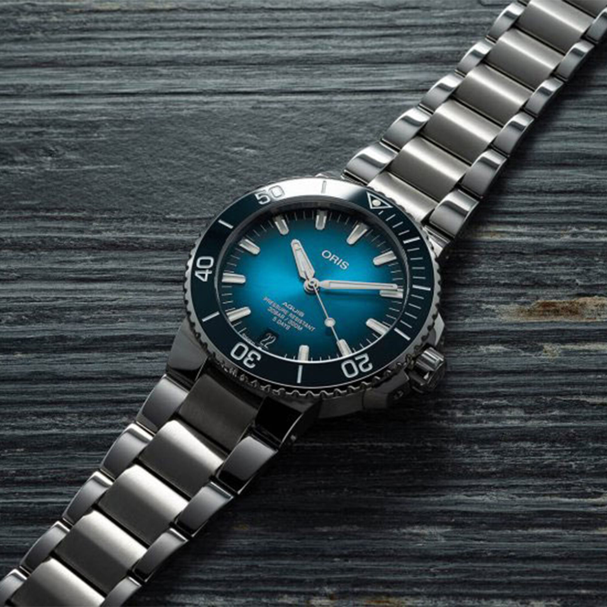 Oris Aquis Date Calibre 400 Watch Blue Dial Steel Bracelet, 43.5mm