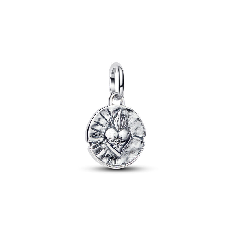 Pandora Heart Medallion Charm image number 0