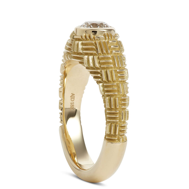 Gents Fluted Shank Diamond Ring, 18K Yellow Gold image number 1