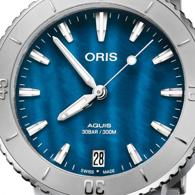 oris aquis white dial