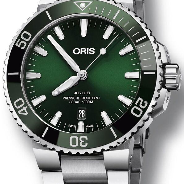 Oris Aquis Date Watch Green Dial, 43.5mm