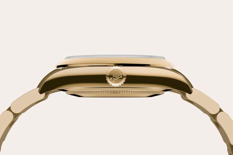 rolex oyster perpetual in 18 ct yellow gold, m124208-0001 - 18 ct yellow gold - ben bridge