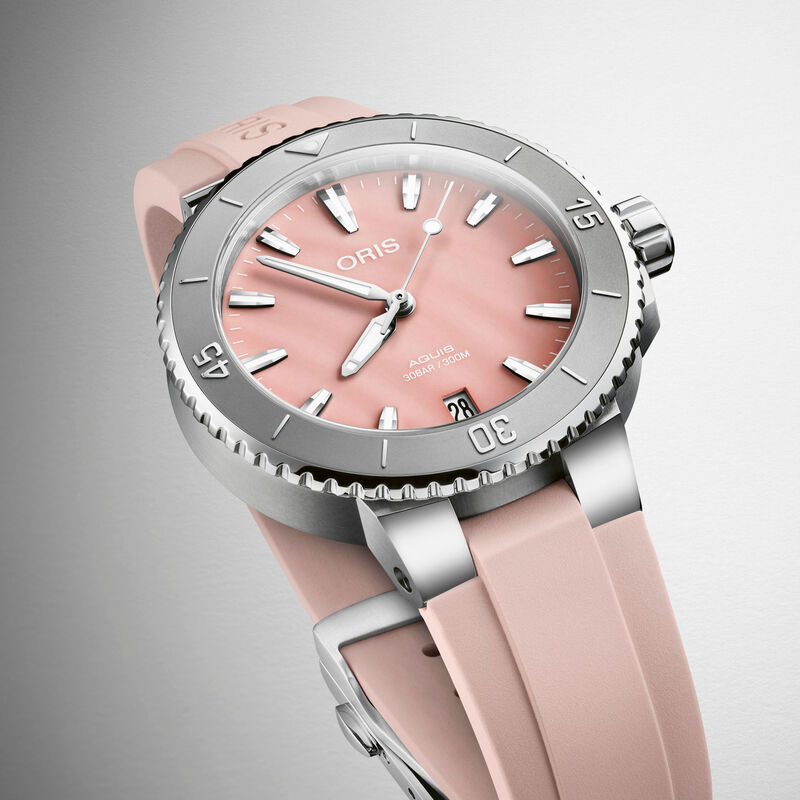 Oris Aquis Date Red Dial, 36 mm image number 1