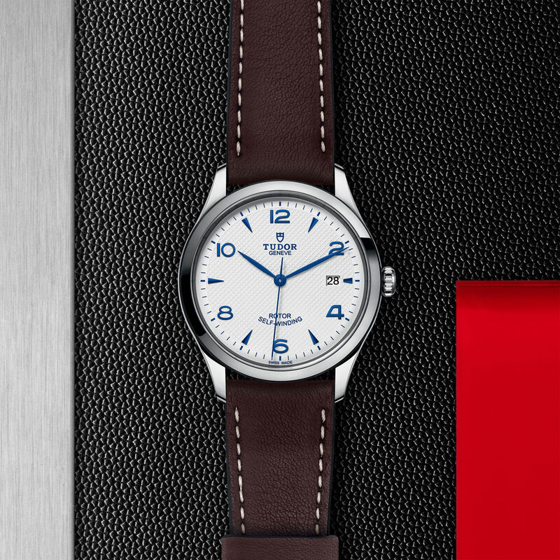 TUDOR 1926 Opaline Dial Watch, 39mm image number 2