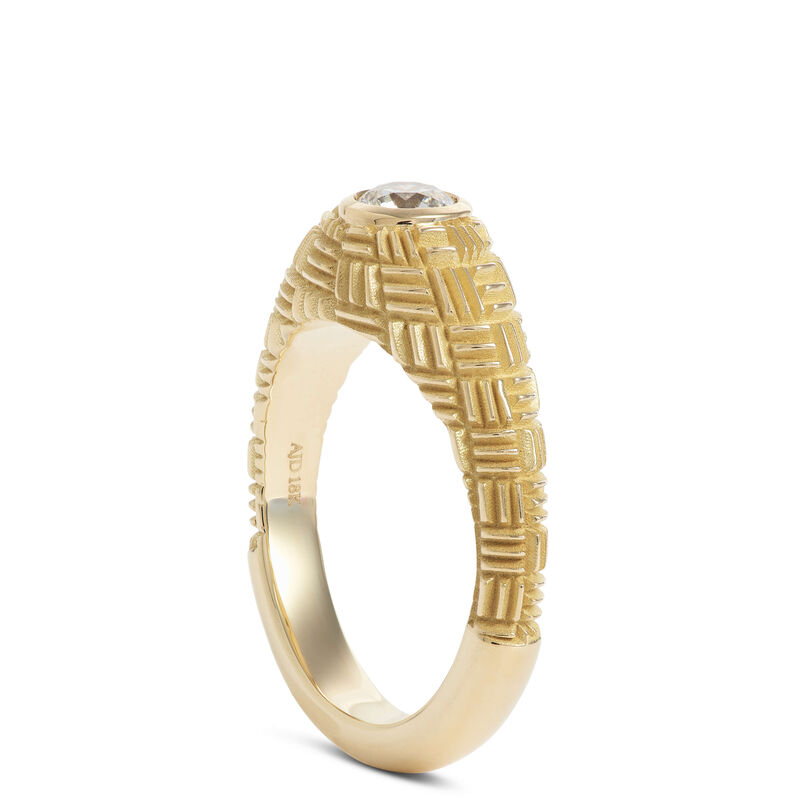 Gents Fluted Shank Diamond Ring, 18K Yellow Gold image number 1