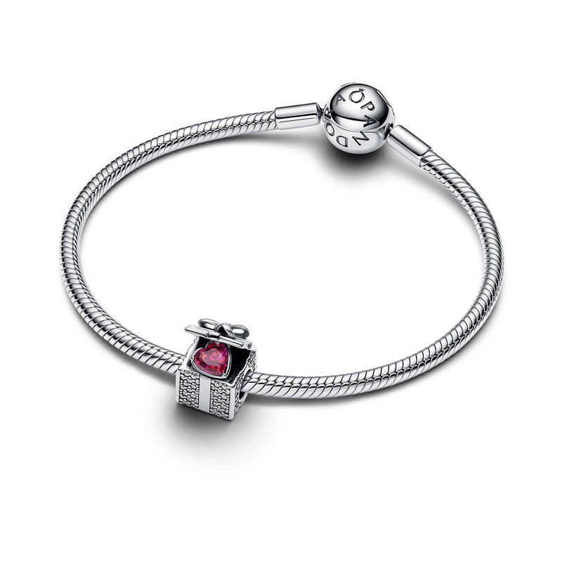 Pandora Sparkling Gift Box Charm image number 2