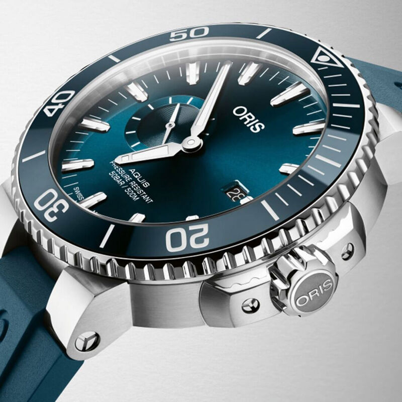 Oris Aquis Small Second Date Blue Dial Watch, 45.50mm image number 1