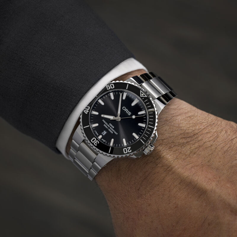 Oris Aquis Date Black Dial Watch, 43 mm image number 3