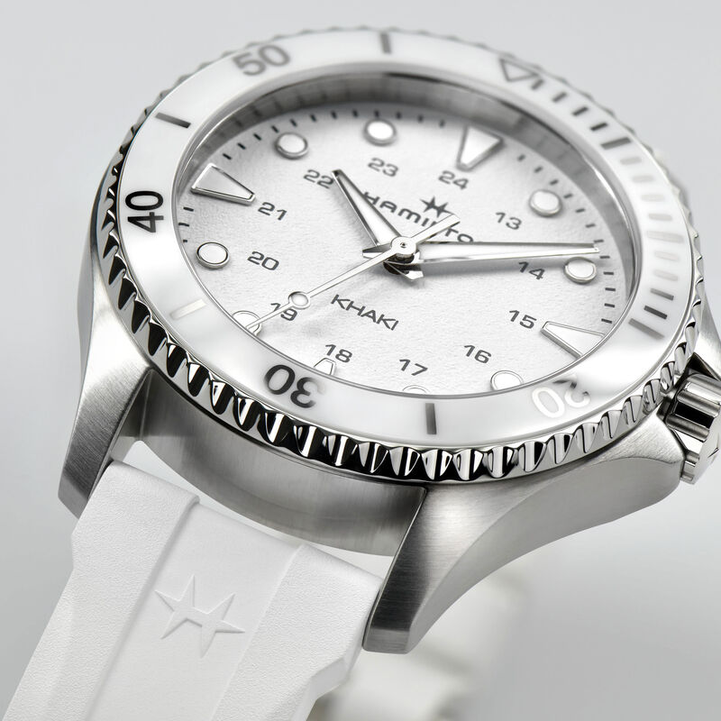 Hamilton Khaki Navy Scuba Quartz Watch White Dial, 37mm image number 3