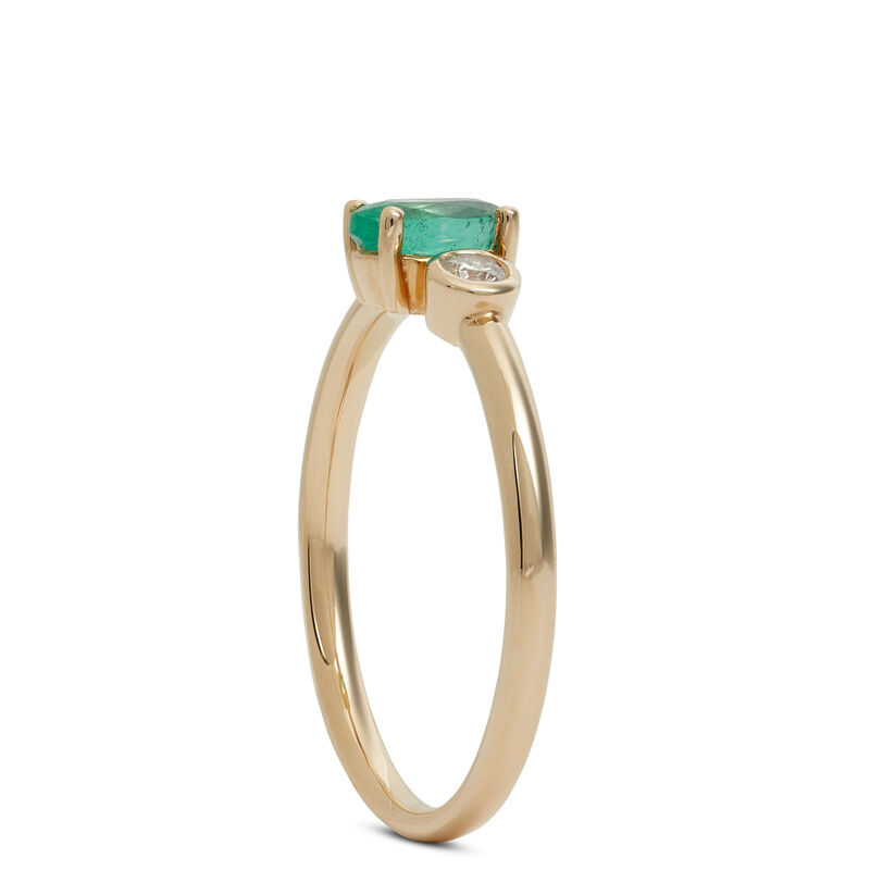 Oval Emerald and Diamond Ring, 14K Yellow Gold image number 1
