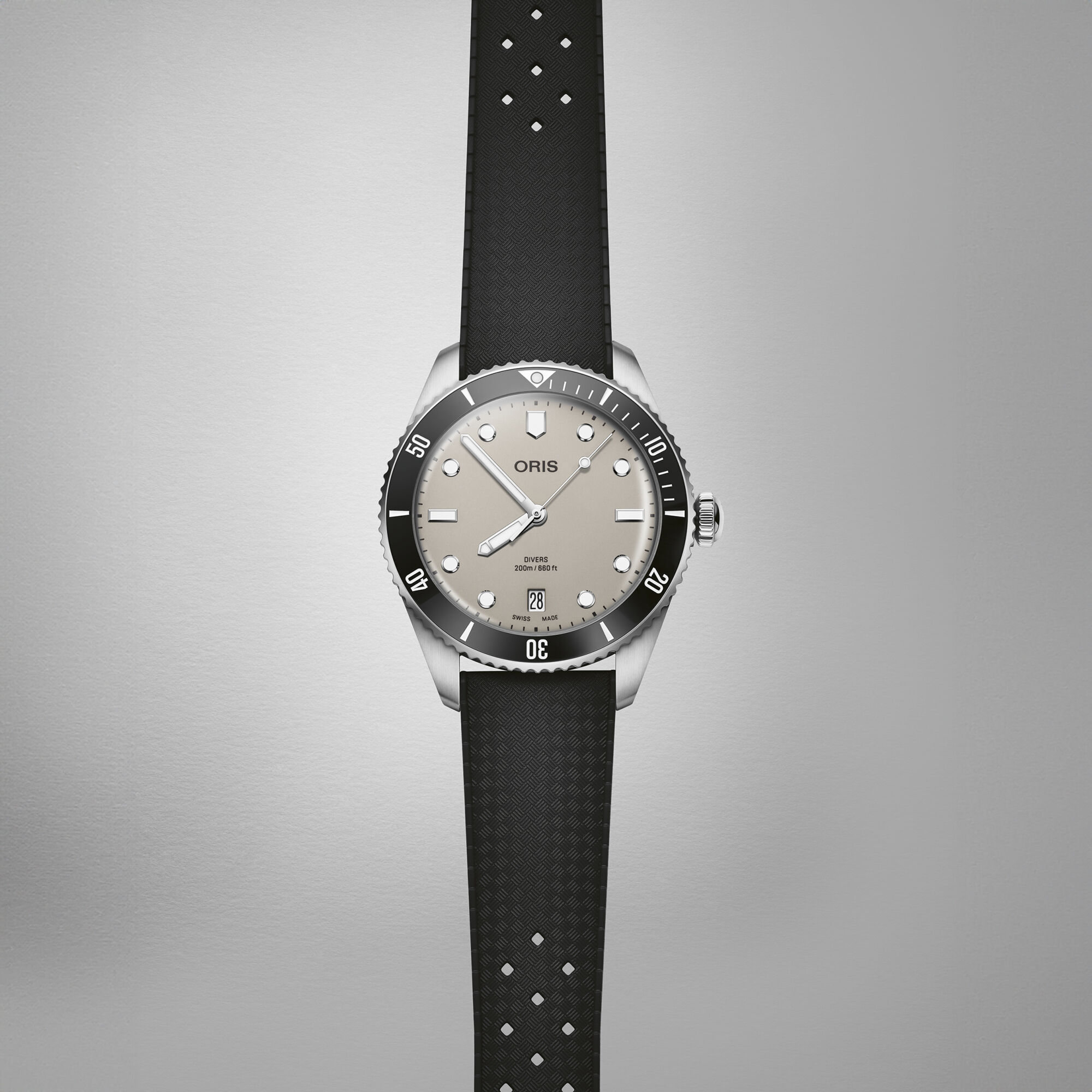 【ORIS】オリス 2024年 ダイバースデイト ベージュ 39mm NEW!! 『ダイバーズ デイト39mm』 ベージュダイヤルは夕暮れ時が