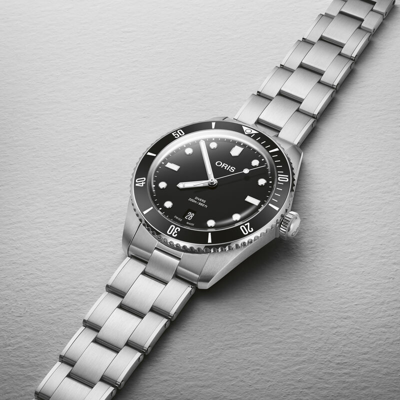 Oris Divers Date Black Dial, 39 mm image number 2