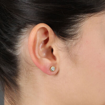 De Beers Forevermark Tribute™ Diamond Stud Earrings 18K