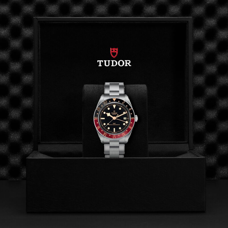 TUDOR Black Bay 58 GMT Black and Burgundy Dial Stainless Steel Watch, 39mm image number 4