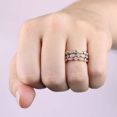 Round & Princess Cut Diamond Band 14K