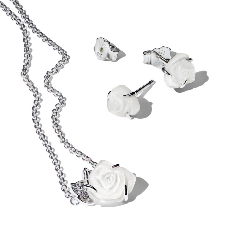 Pandora White Rose in Bloom Jewelery Gift Set image number 1