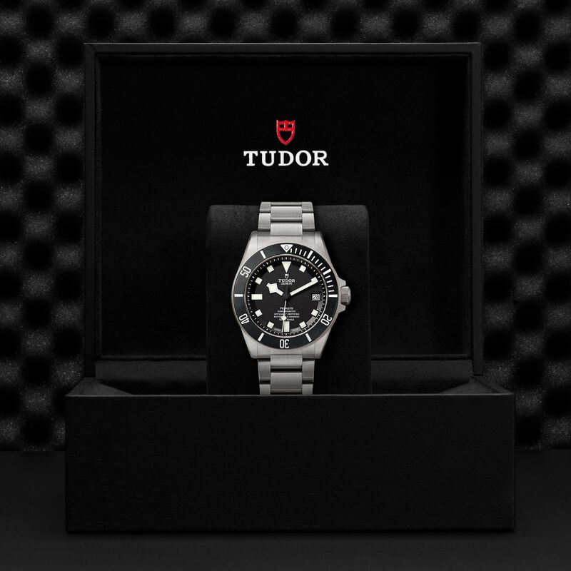 TUDOR Pelagos Watch, Steel Case Black Dial Steel Bracelet, 42mm image number 4