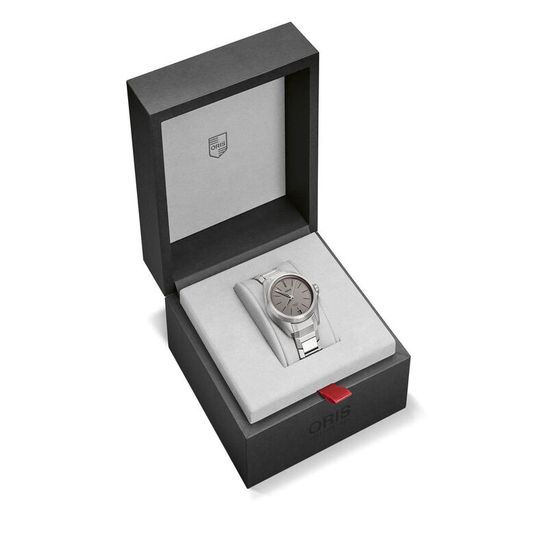 Oris ProPilot X Calibre 400 Watch Titanium Case Grey Dial Titanium Bracelet, 39mm image number 3