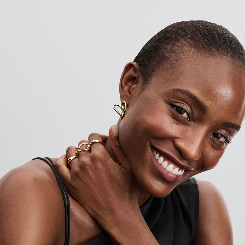 Pandora Organically Shaped Heart Hoop Earrings image number 2