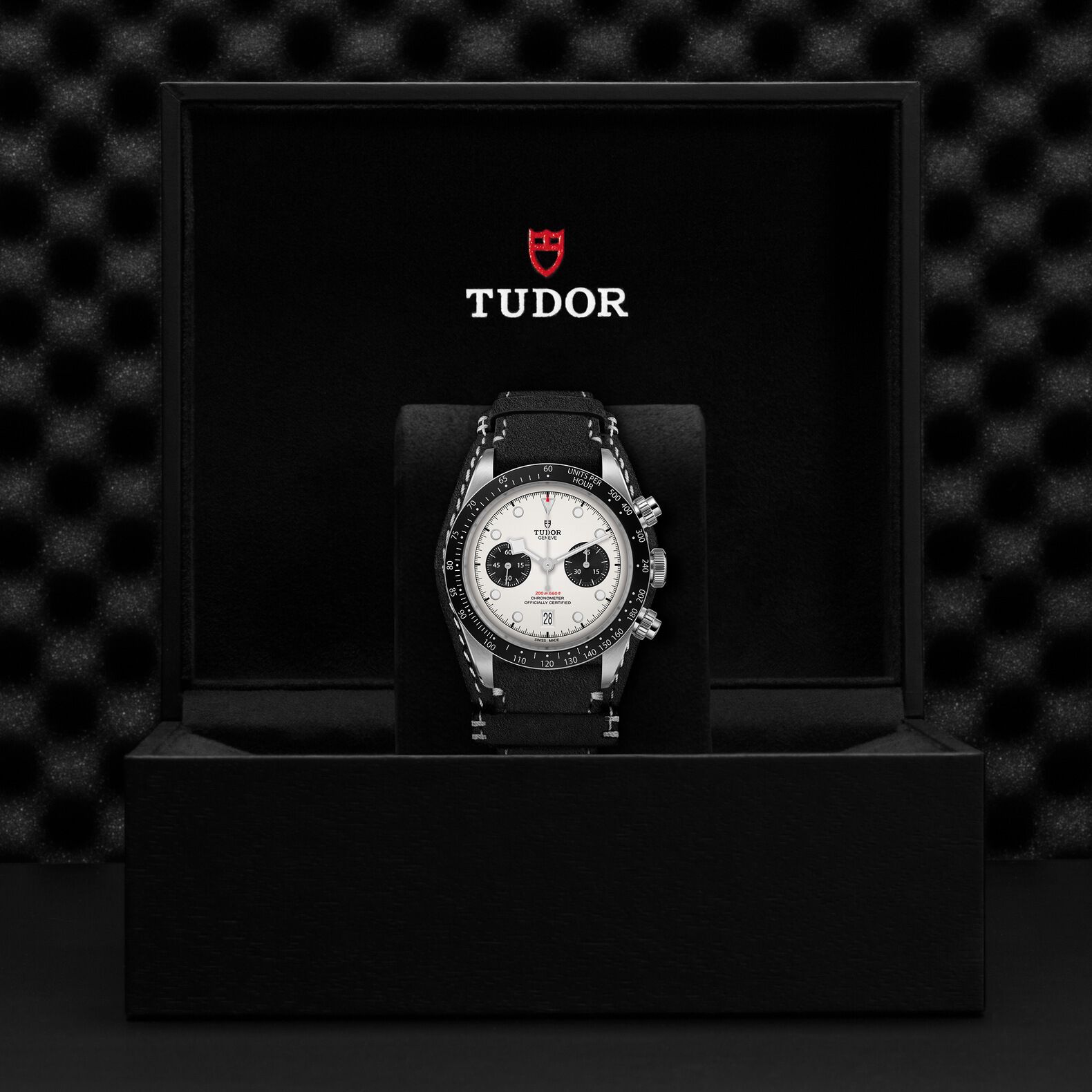 極美品］ルイヴィトンVロゴロゴパッチマルチカラーニットワンピース