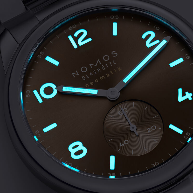 NOMOS Club Sport Neomatik 39 Ember Beige Gold Dial Watch, 39.5mm image number 3