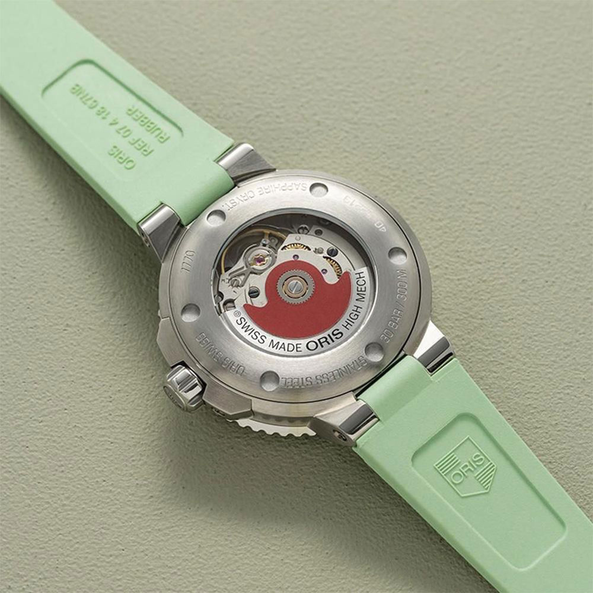 Oris Aquis Date Green Mother of Pearl Dial Dial Watch, 36.5mm