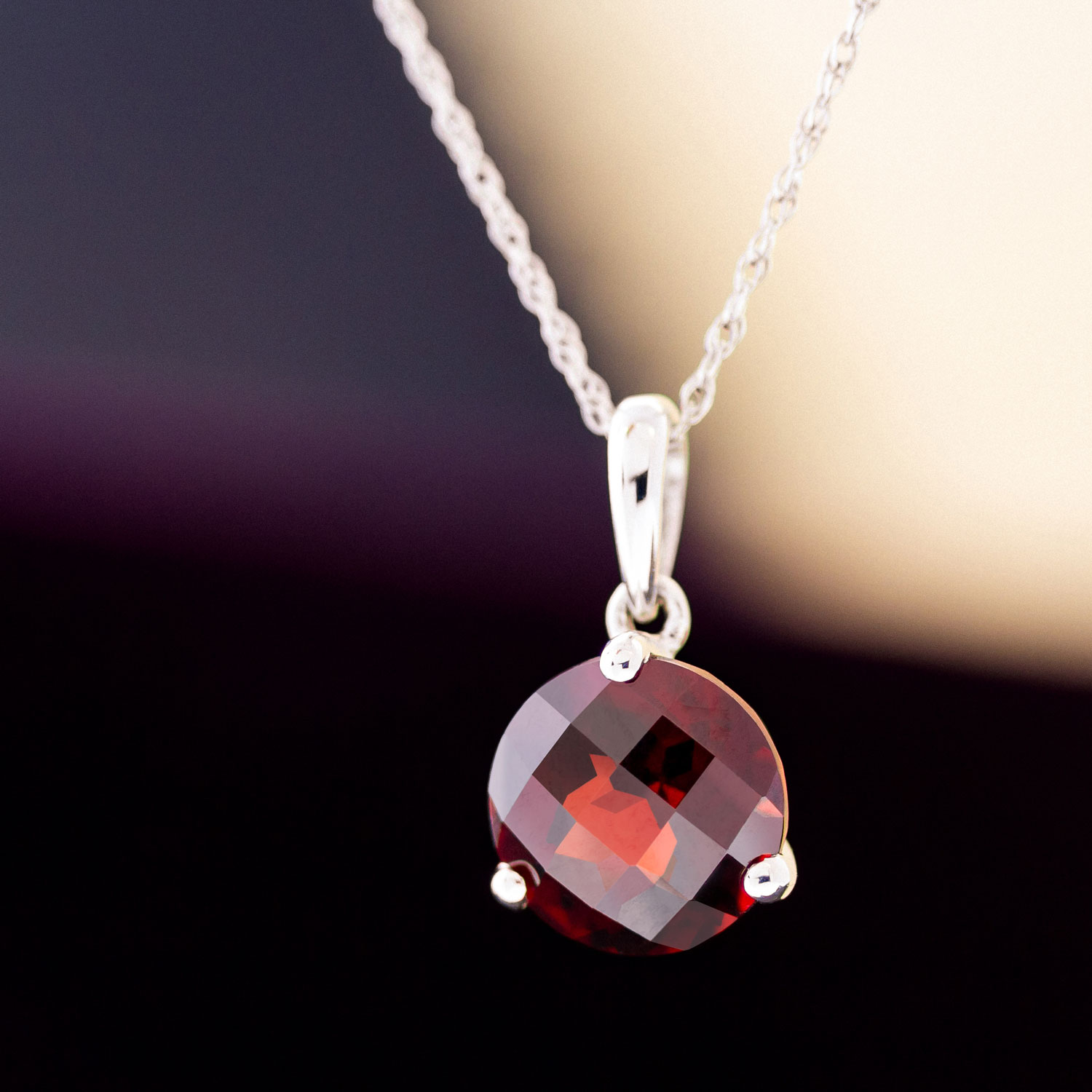 Checkered Garnet Pendant 14K, 8mm