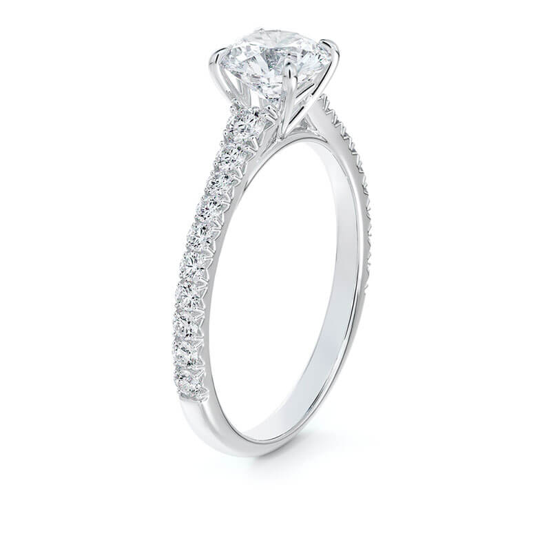 Round Diamond Engagement Ring 18K
