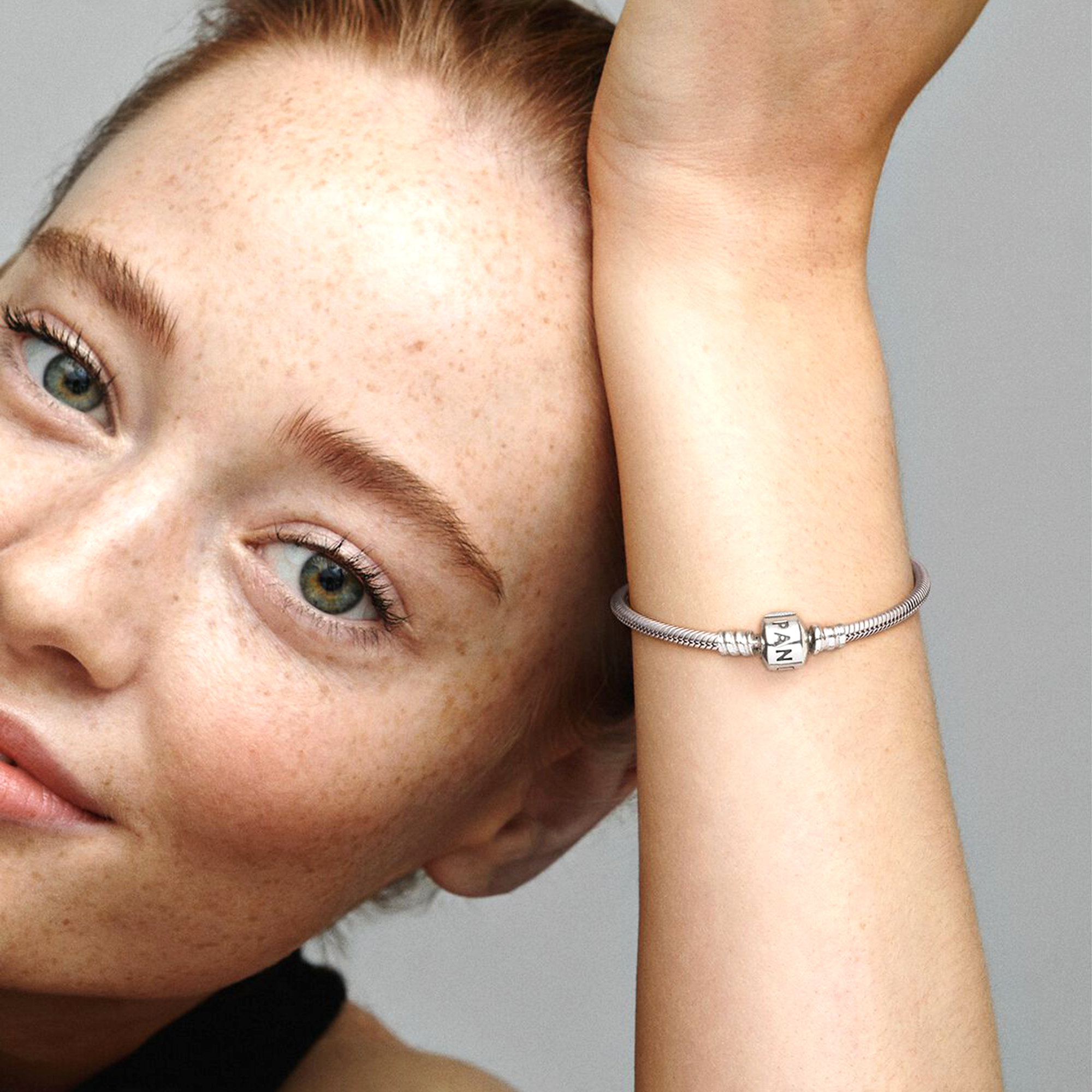 アクセサリー Barrel Clasp Snake Chain Bracelet 20cm Barrel Clasp Snake Chain Bracelet 20cm Pandora™ Moments Barrel