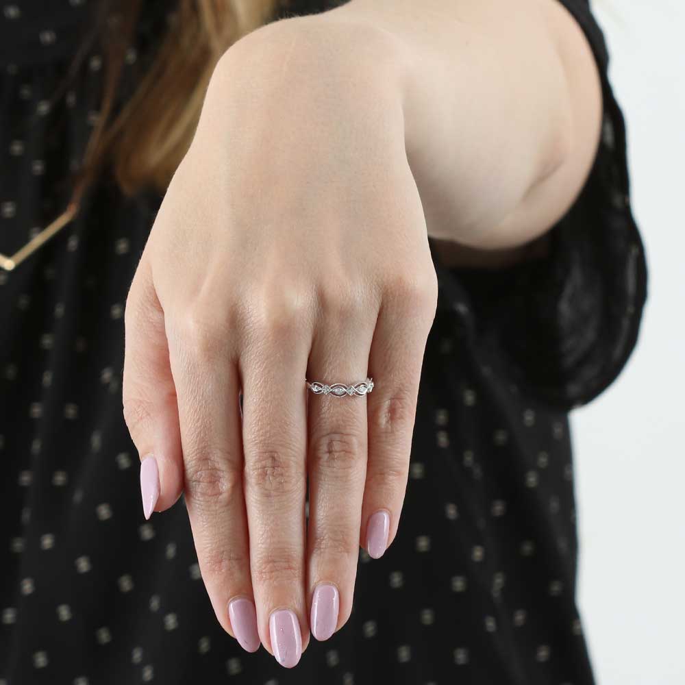 Scalloped Diamond Band 14K